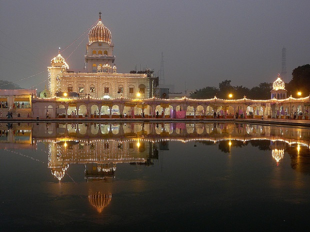 Gurudwara Bangla Sahib - Must visit places in Delhi