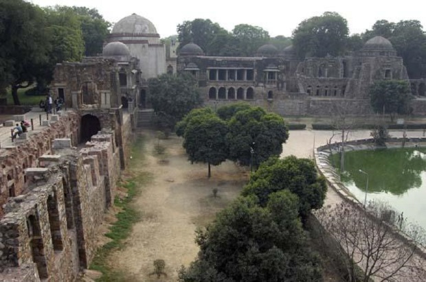 Hauz Khas Lake Fort - Places to visit in Delhi