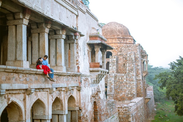 Famous places for couples in Delhi - Hauz Khas Fort