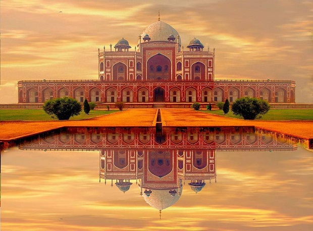 Humayun's Tomb - Place to visit with your girlfriend in Delhi