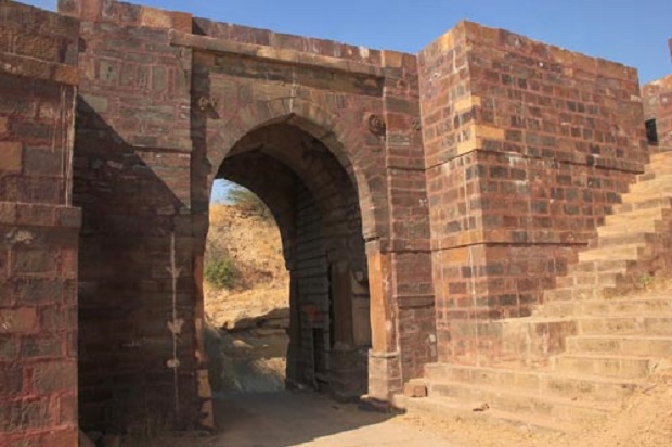 Kanthkot Fort - Places in Kutch