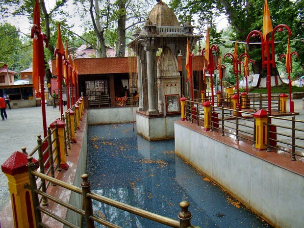 Mata Kheer Bhawani Temple in Kashmir