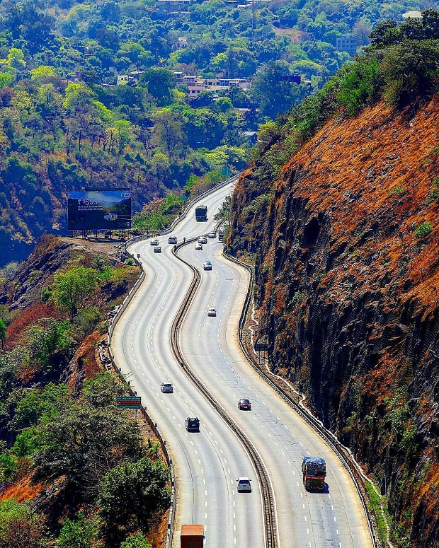Mumbai Pune Expressway - About National Highway