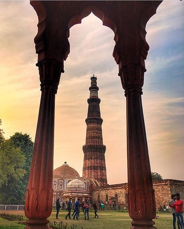 Qutub Minar - Couples Spots in Delhi