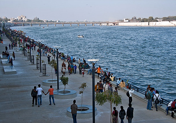 Sabarmati Riverfront - Ahmadabad Tourism