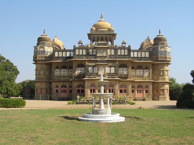 Vijaya Vilas Palace - Tourist places in Kutch