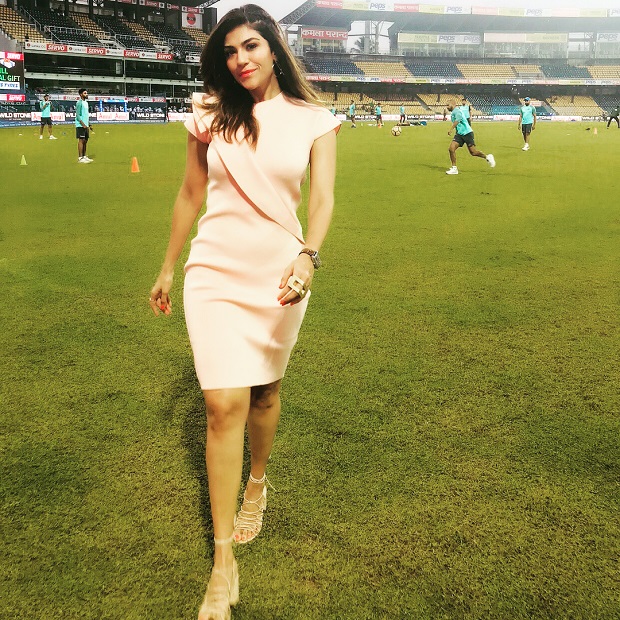 Cricket Anchor Archana Vijaya
