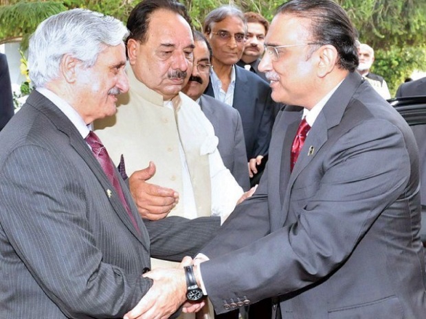 asif-zardari-received-by-azad-kashmir-president-and-prime-minister
