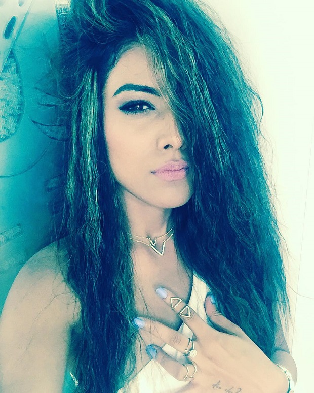 Nia Sharma Sexy