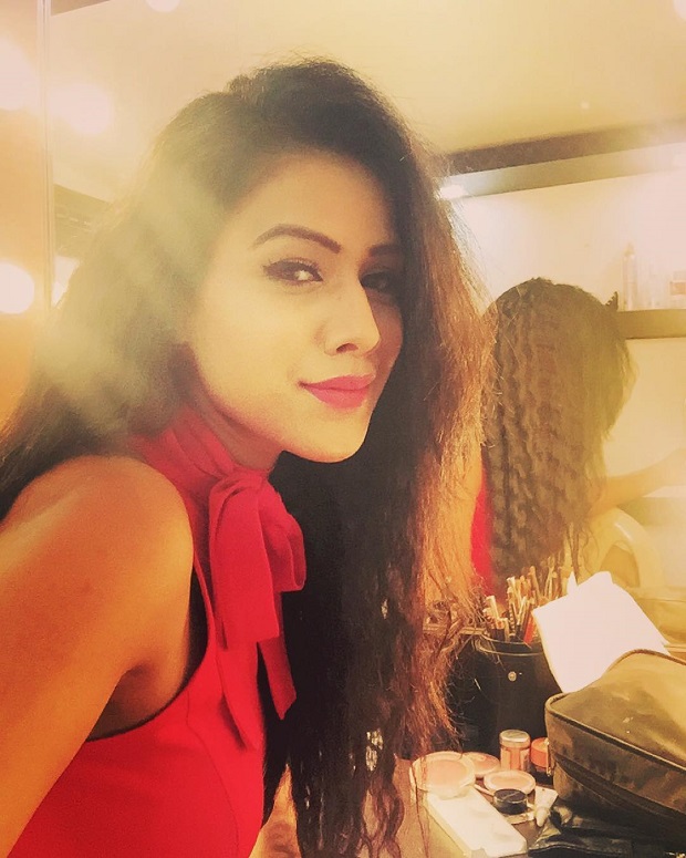 Nia Sharma Selfie