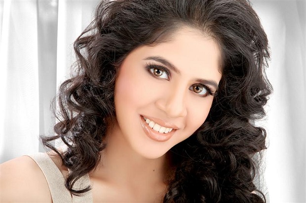 Remember Fruity From ‘Sonpari’? She’s All Grown Up And Her Hot