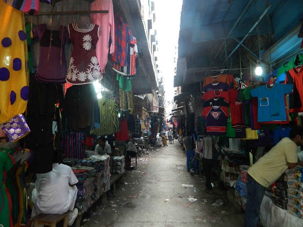 गांधी नगर - दिल्ली में थोक रेडीमेड कपड़ा बाजार