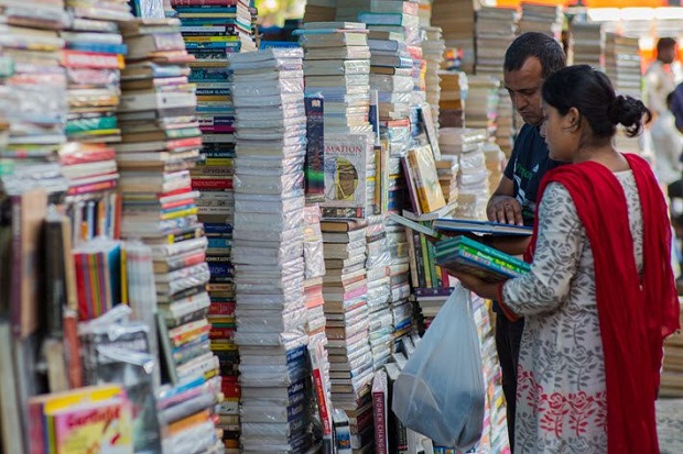Nai Sadak - Famous book market in Delhi