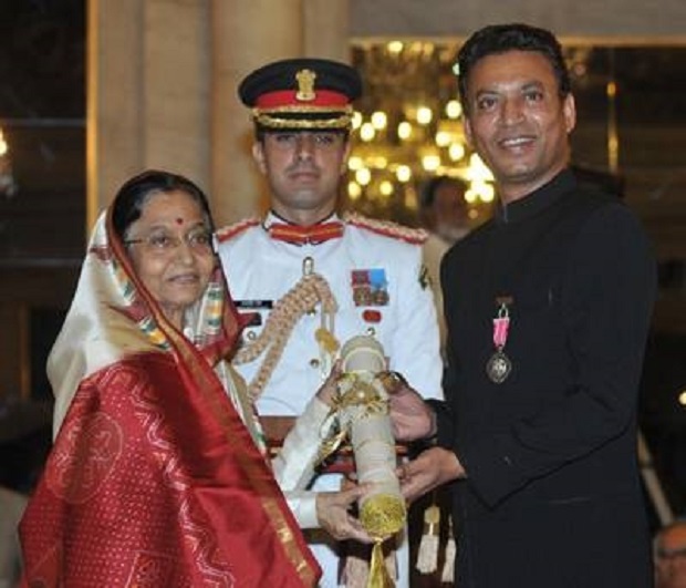 Irrfan Khan receiving Padma Shri