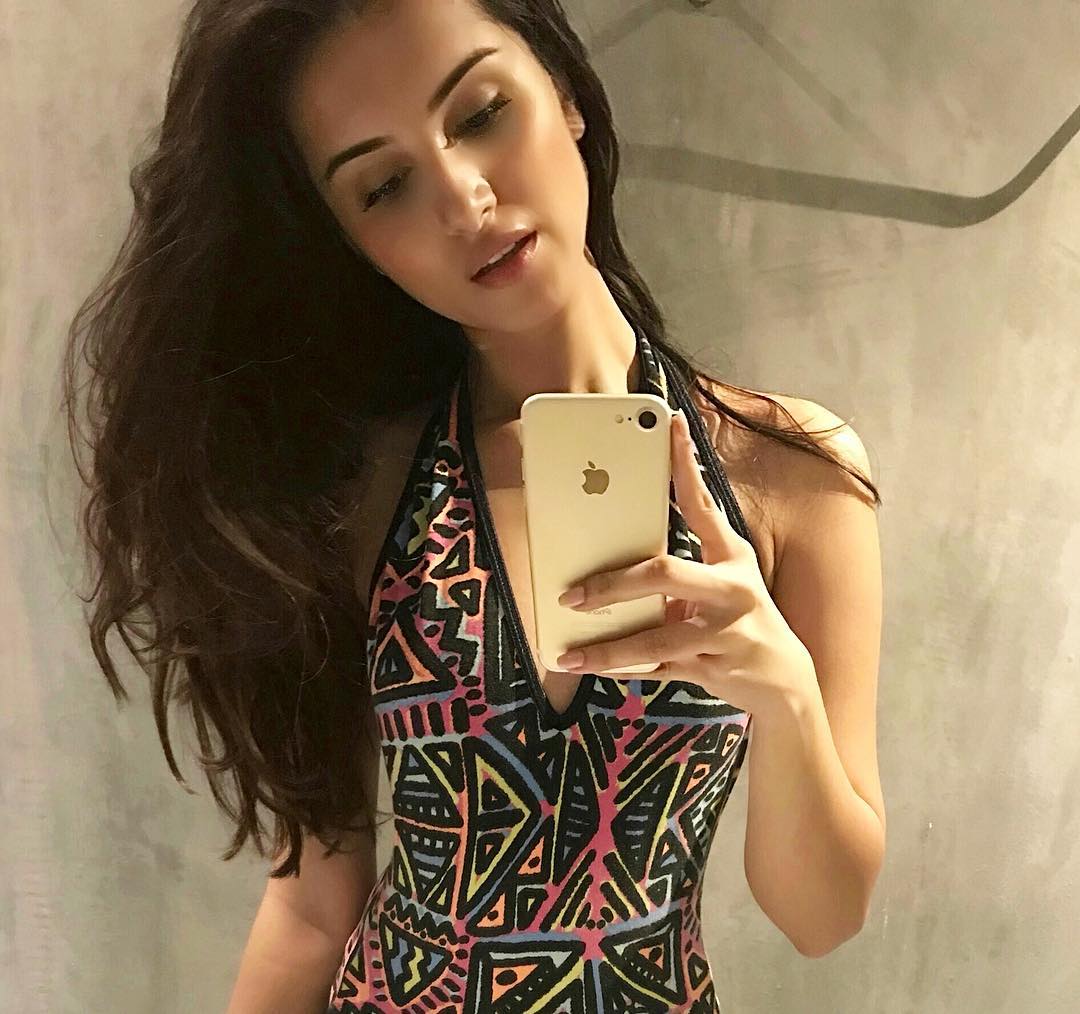 Tara Sutaria Selfie