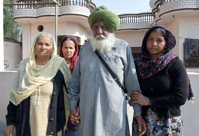 Kashmir Singh with family - Best spies of India
