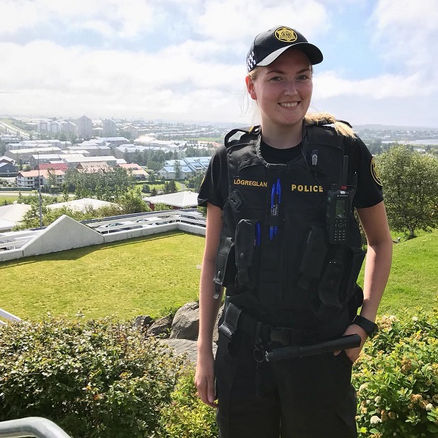 Iceland-police-women beautiful