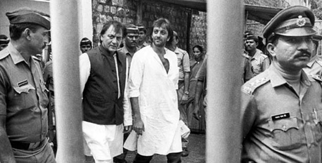 Sunil Dutt and Sanjay Dutt in jail