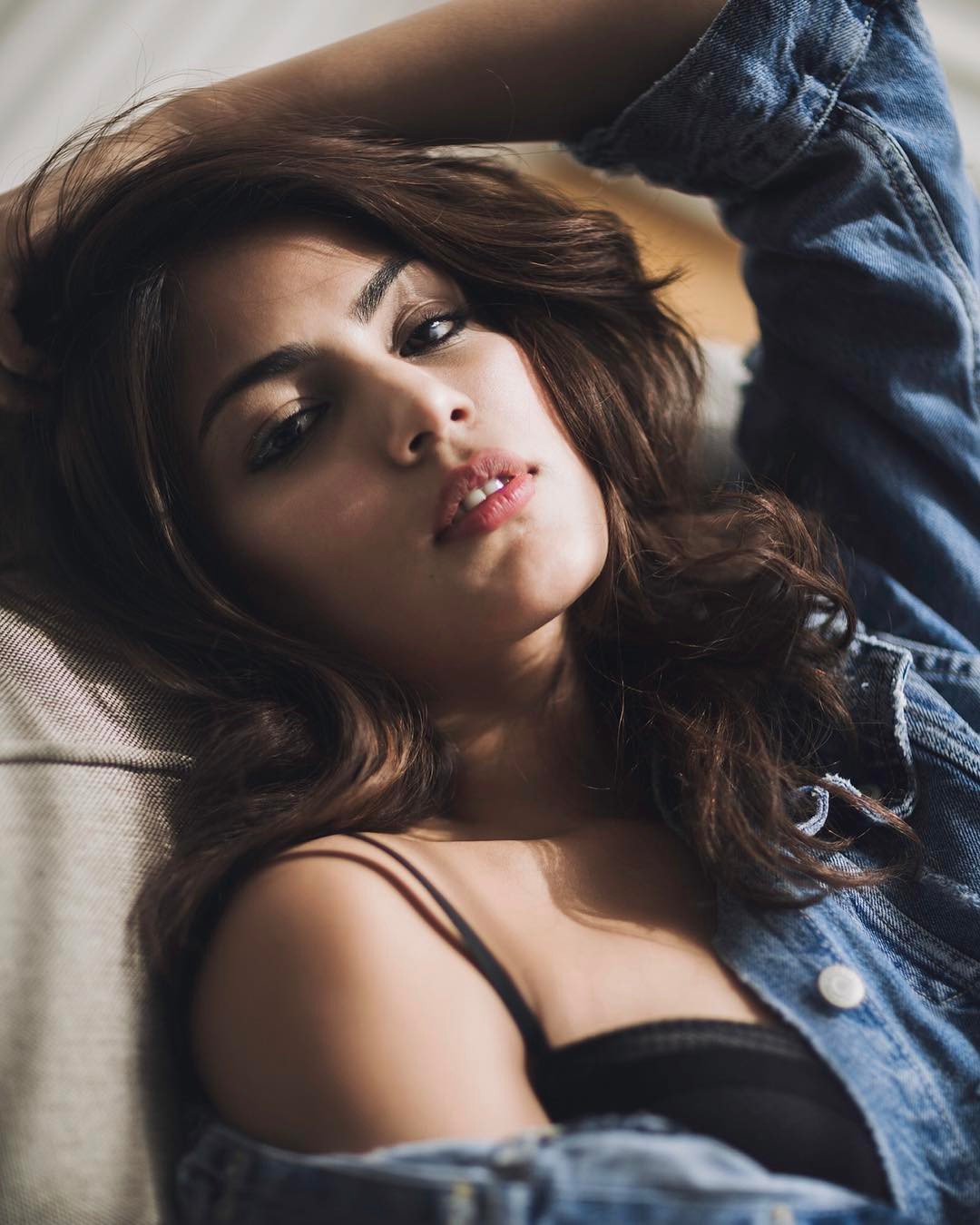 Rhea Chakraborty Wallpaper