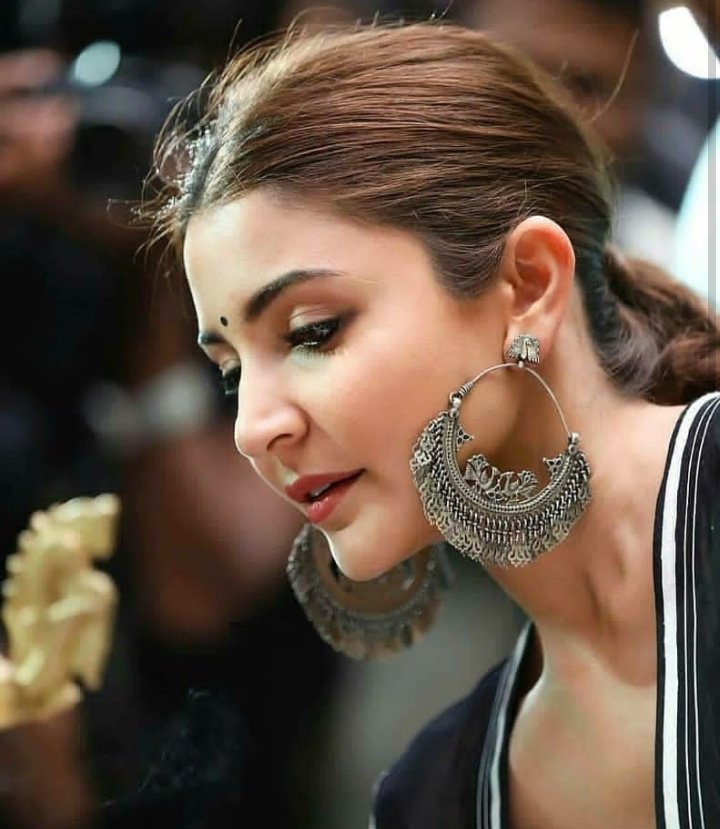 Anushka Sharma Earing