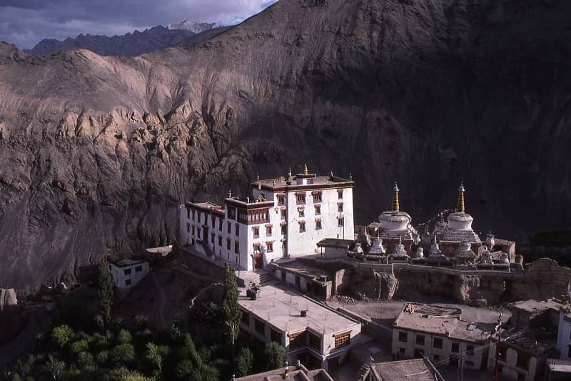 How to reach Lamayuru Monastery