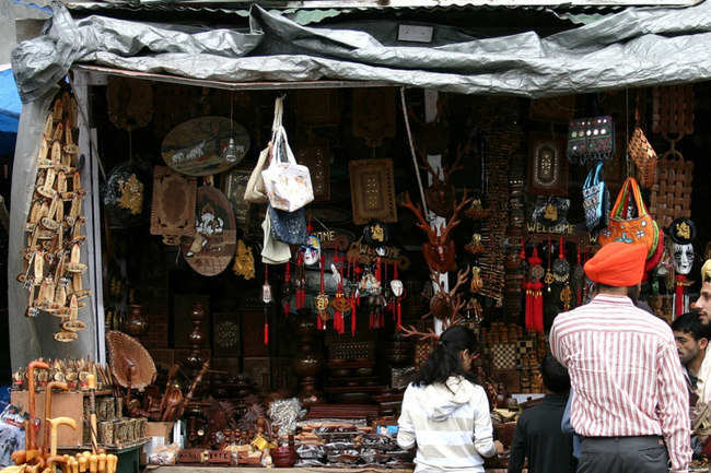 Markets in shimla- lakkar bazar