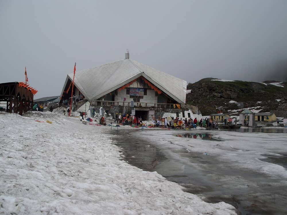 Snowfall at Hemkund Sahib ji