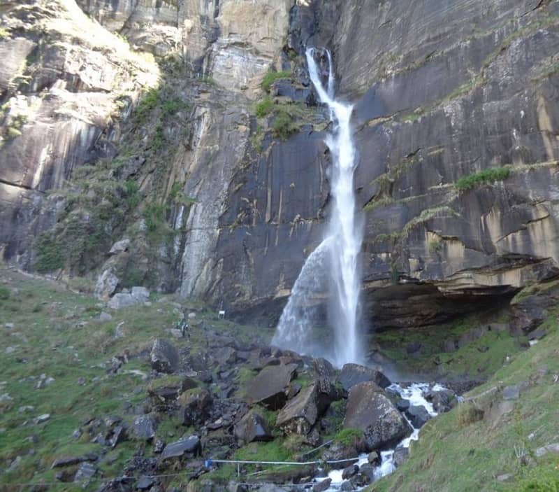 Waterfalls near Manali- Rozy Fall