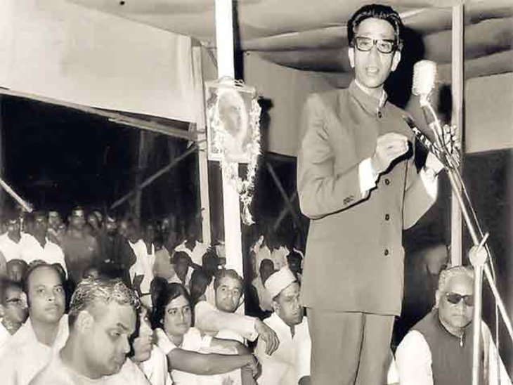 Bal Thackeray founded Shiv Sena in 1966