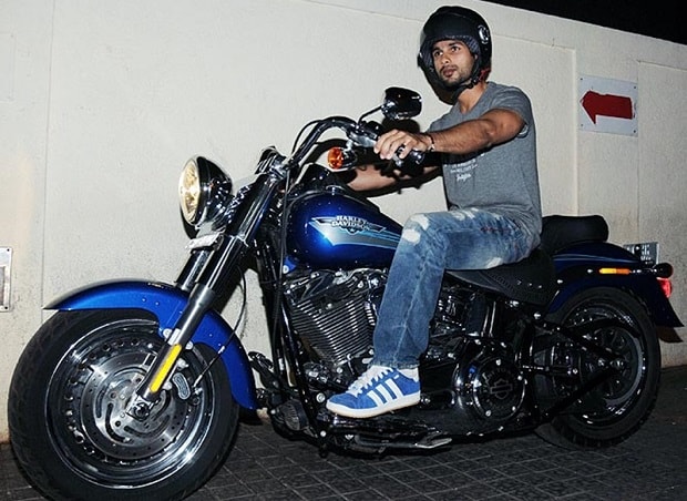 Shahid Kapoor bike harley davidson fat boy