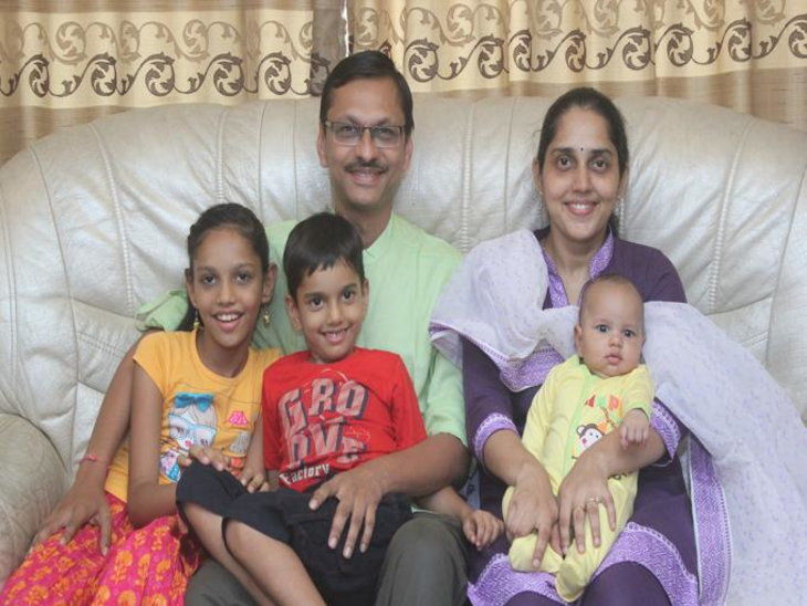 Popatlal is happily-married and has three childrens