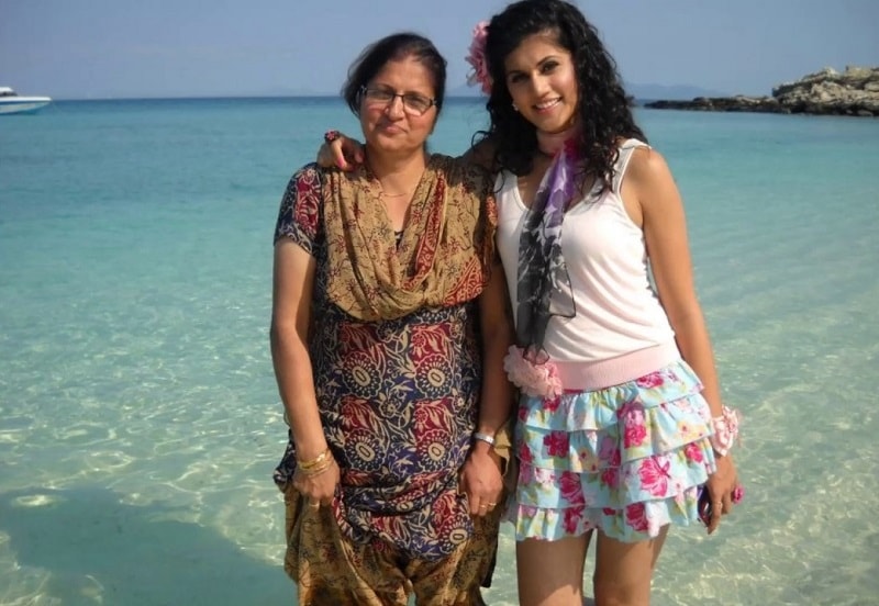 Taapsee Pannu with mother Nirmaljeet