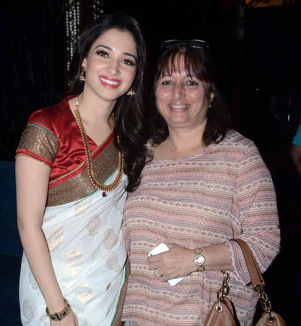 Tamanna Bhatia with mother Rajani Bhatia