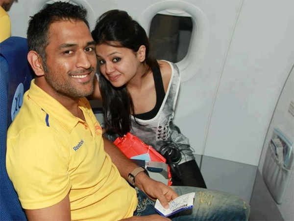 dhoni with sakshi before marriage