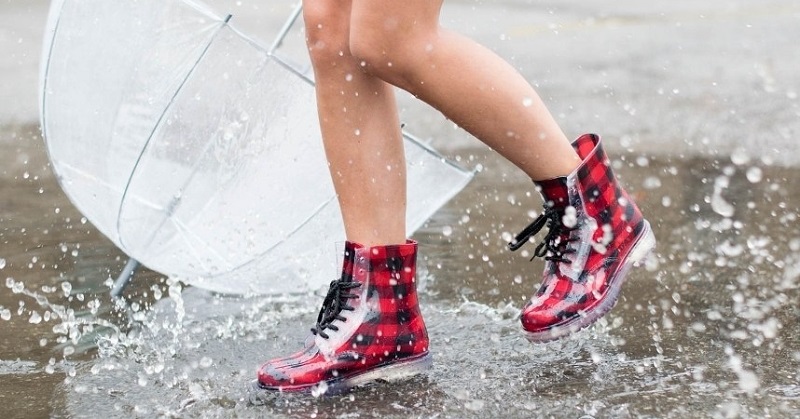 Best Monsoon Footwear For Women This Season