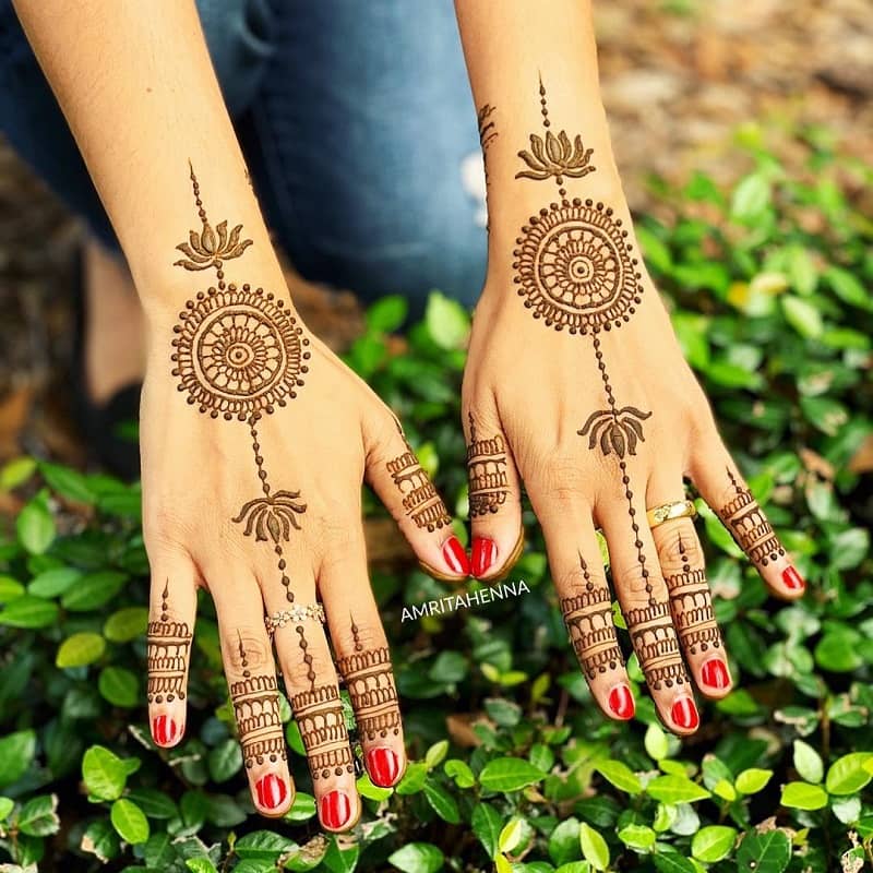 Accessory look mehendi designs