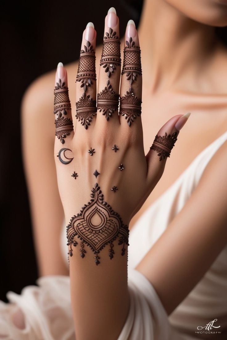 Arabic mehndi design