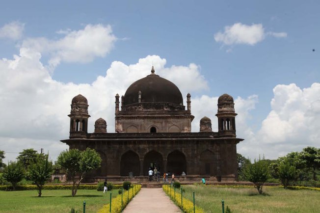 Black Taj Mahal Burhanpur Madhya Pradesh