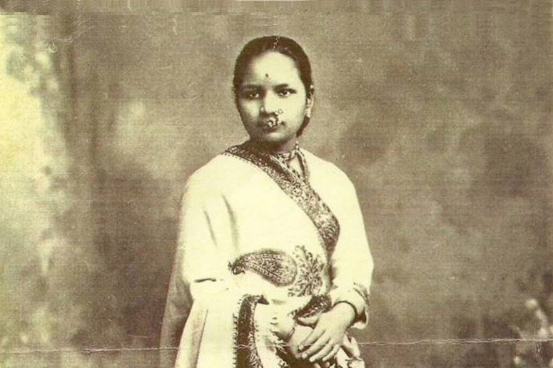 Inspiring Tale Of Rukhmabai Raut, India&#39;s First Practising Woman Doctor