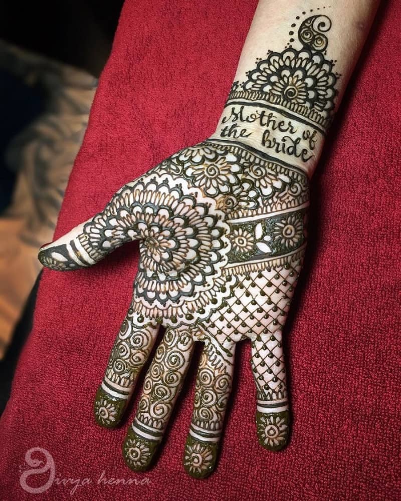 Mother of the bride mehndi