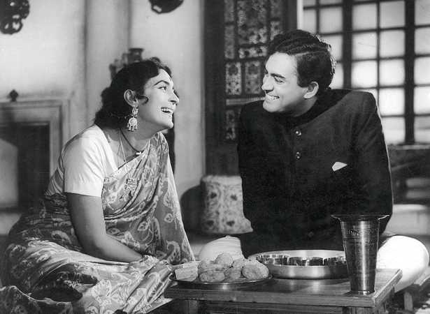 Nutan Slapped Sanjeev Kumar