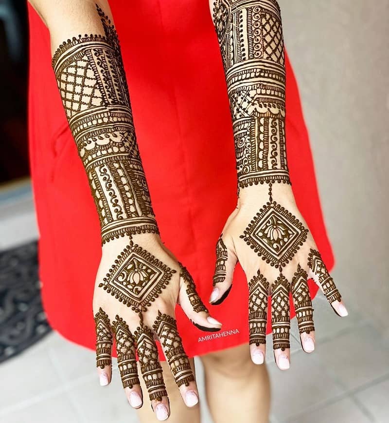 mehndi designs latest