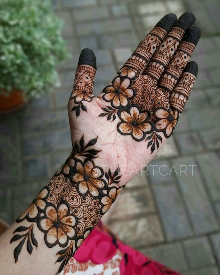 negative space henna design