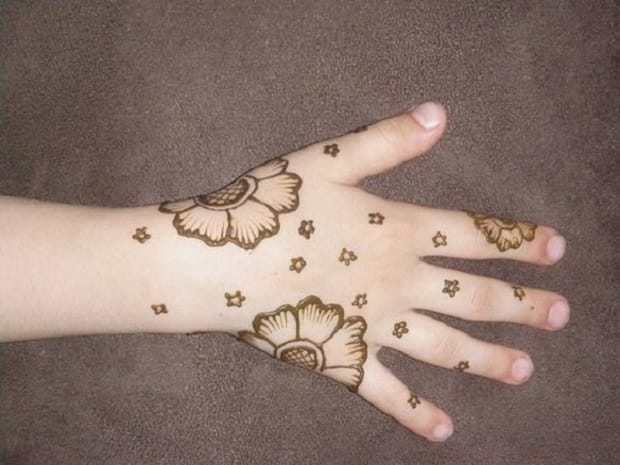 unique mehendi design for kids