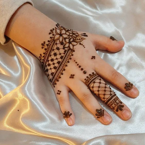 cute easy mehndi designs for kids