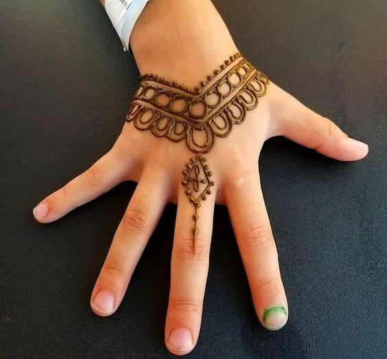 simple mehndi designs for kids