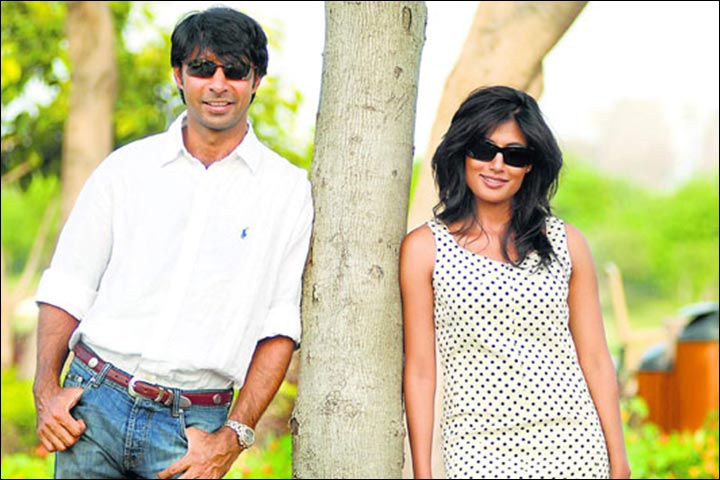 Chitrangada Singh and Jyoti Singh Randhawa in googles standing and smiling - bollywood actress divorced
