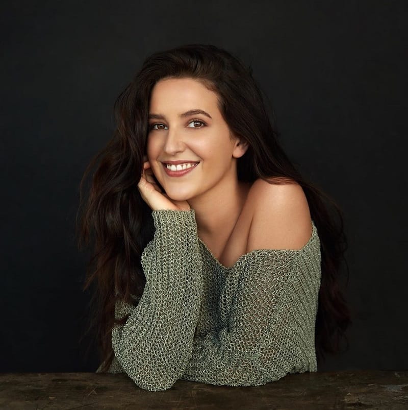 23 Photos Of Isabelle Kaif Which Shows She Looks Exactly Like Her