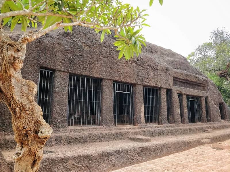 Historical Places In Goa-Arvalem Caves