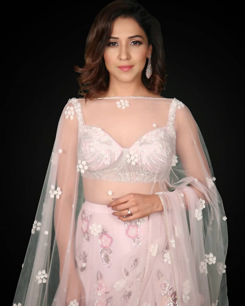 Neeti Mohan hot photos